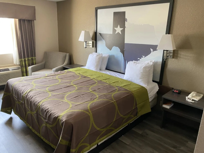 Super 8 Gainesville TX