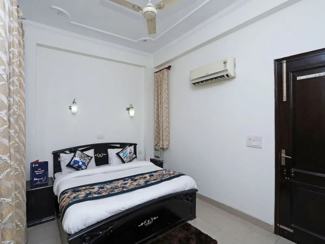 OYO 15130 Cape Jasmine Regency