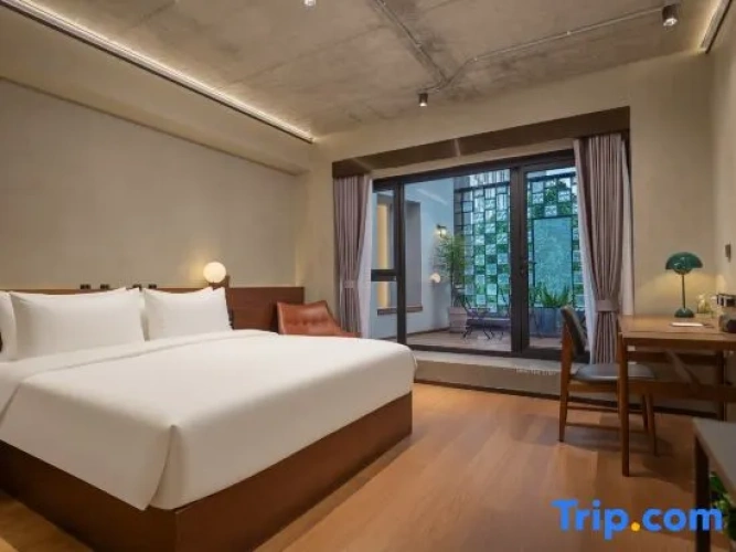 Standard Double room with river view