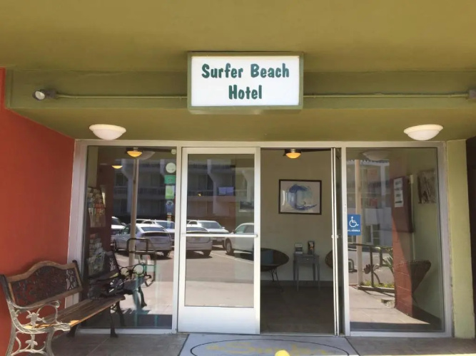 Surfer Beach Hotel
