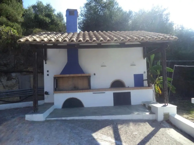 2 Bedrooms Basement Villa
