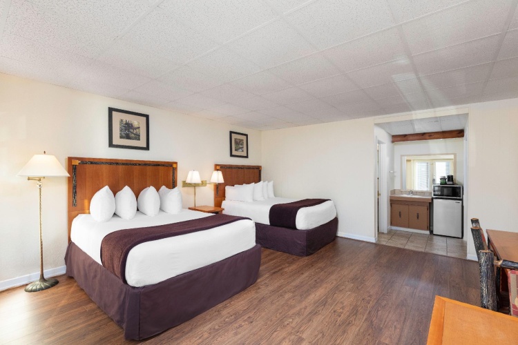 Standard Quadruple room