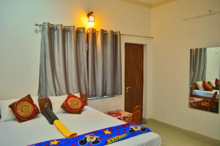 Anukampa paying guest house