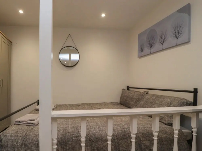 Basement Flat 43