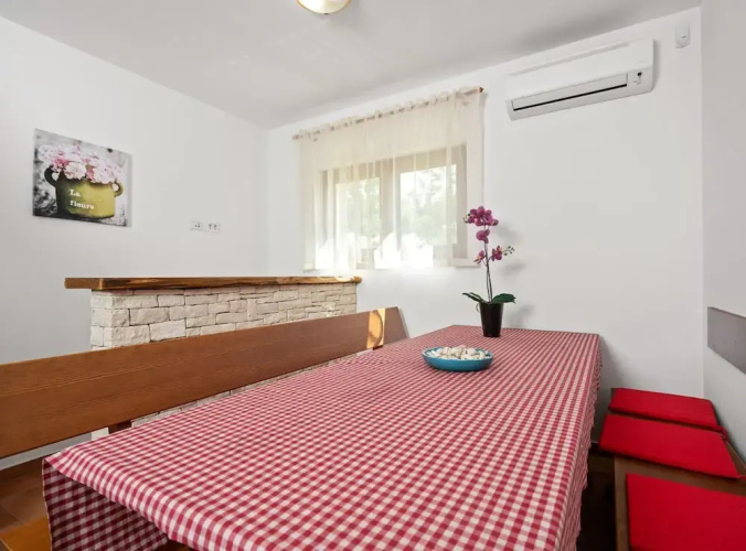 Holiday Home Mlačić