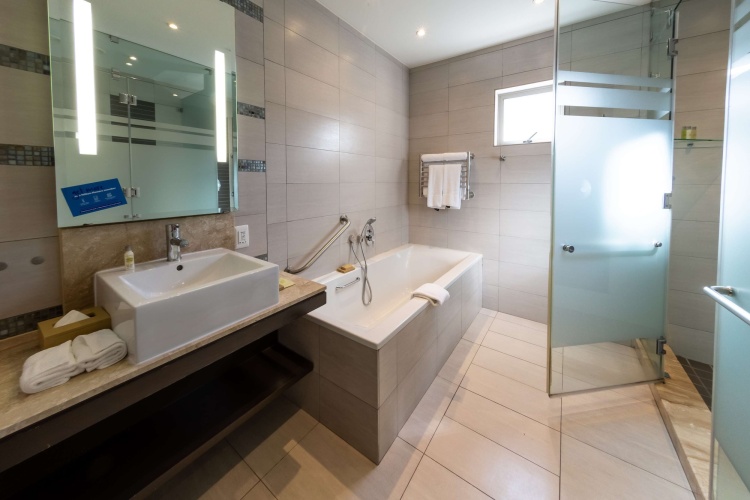 DoubleTree by Hilton Cape Town - Upper Eastside photo 19