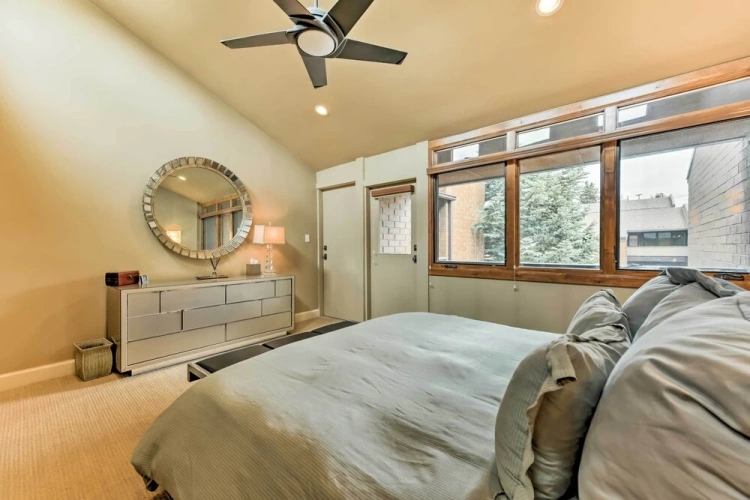3 Bedrooms Apartment