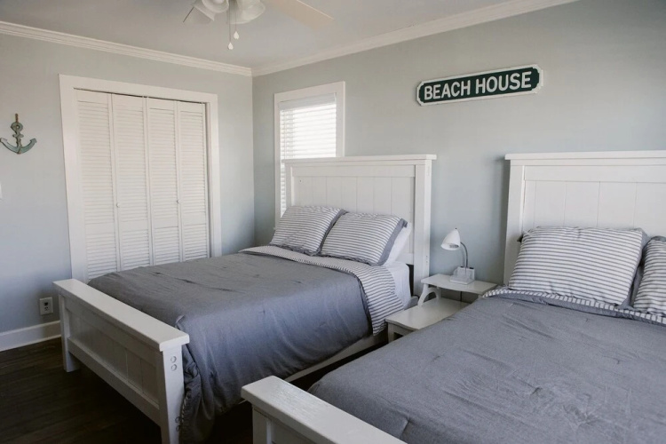 Holden Pattern 4 Bedroom Home by RedAwning
