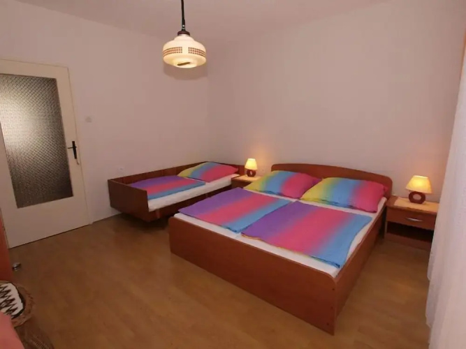 Apartment 712