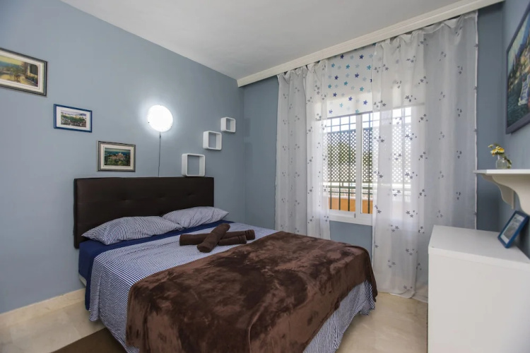 Perfect Location Between Golf and Beach