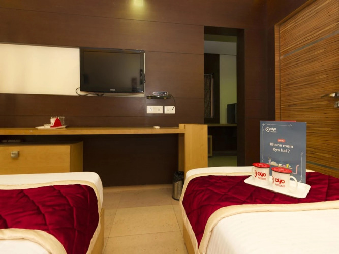 OYO 852 Kings 10Over view