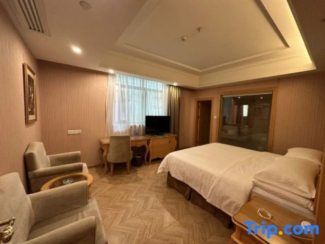 Deluxe Double Suite
