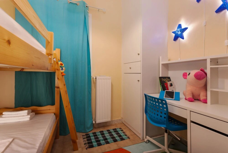 Metropolis Apartment