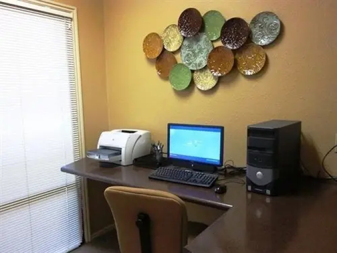 River Oaks Suites & Apartments