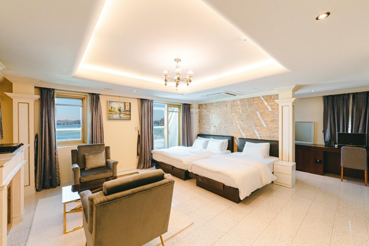Twin Suite