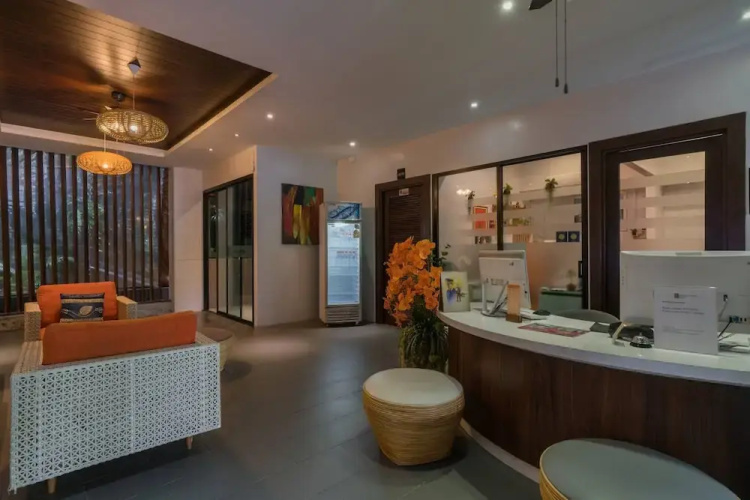 Emerald 211 - Studio With Balcony and Shared Pool