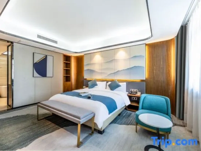 1 Bedroom Business Suite
