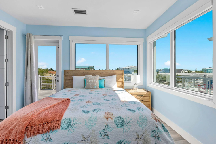 Luxury Waterfront Oasis w Heated Pool and 50 Dock