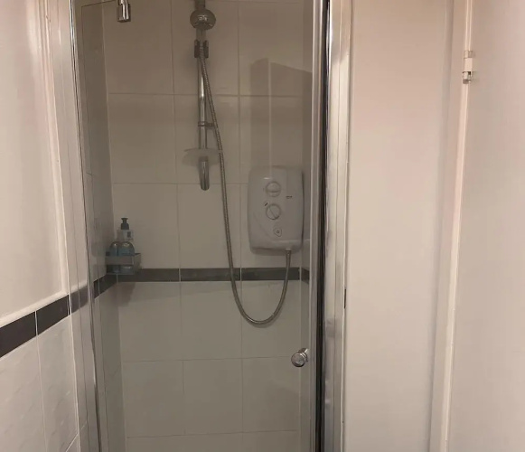 2 Bed Flat - Sleeps 4 - Pets - Parking - Wifi