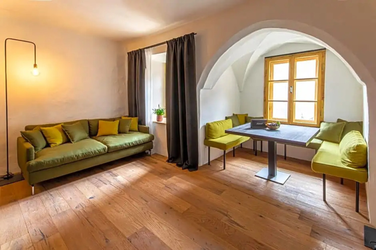 Flurin Suites