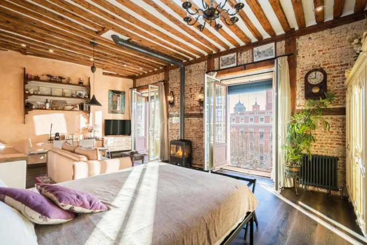 1851: Exceptional 19th century studio in Madrid