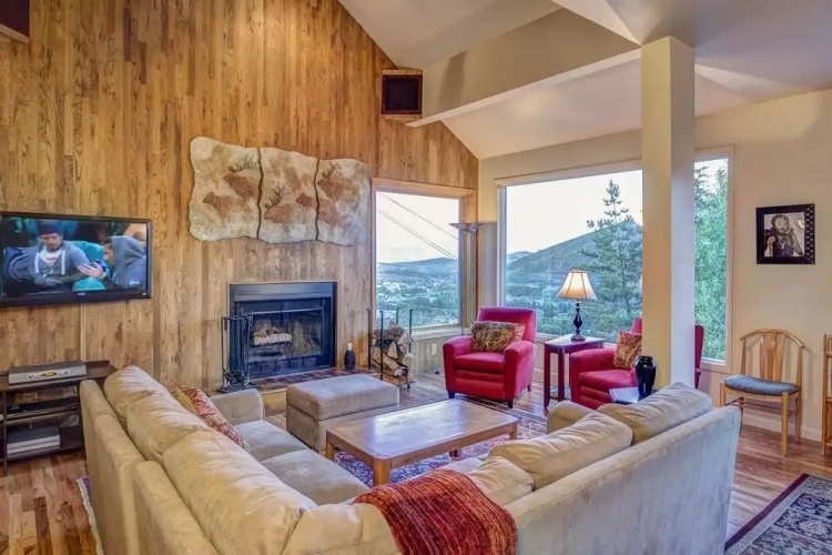1117 Lowell Avenue 4 Bedroom Condo