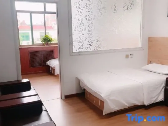 Economy Triple room