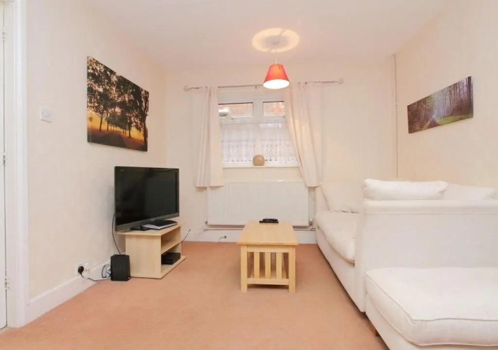 Large Cosy House Ideal for Corporate Lets