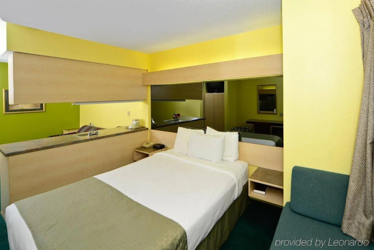 Americas Best Value Inn & Suites Jackson, TN