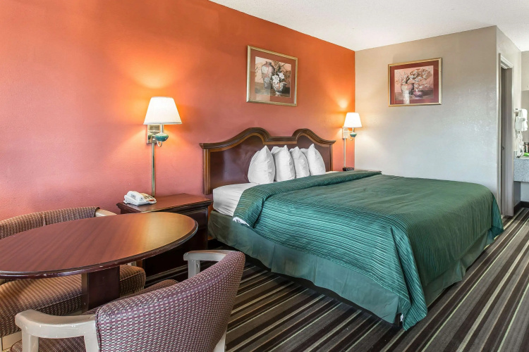 Quality Inn & Suites Macon North