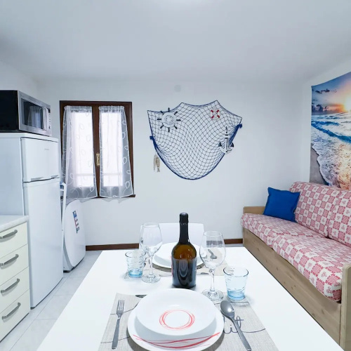 Alicetta Apartment by Ca-sa Check