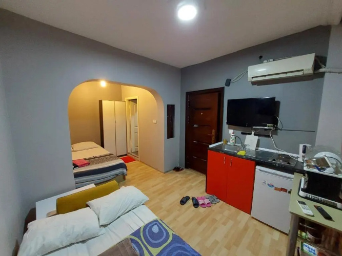 hygienic affordable central accommodation near metro