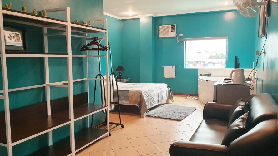 Quadruple Family Suite