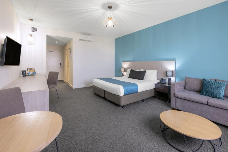 Mantra Melbourne Melton