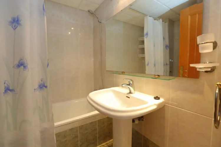 Apartamento Moderno Para 7 Personas en Cambrils