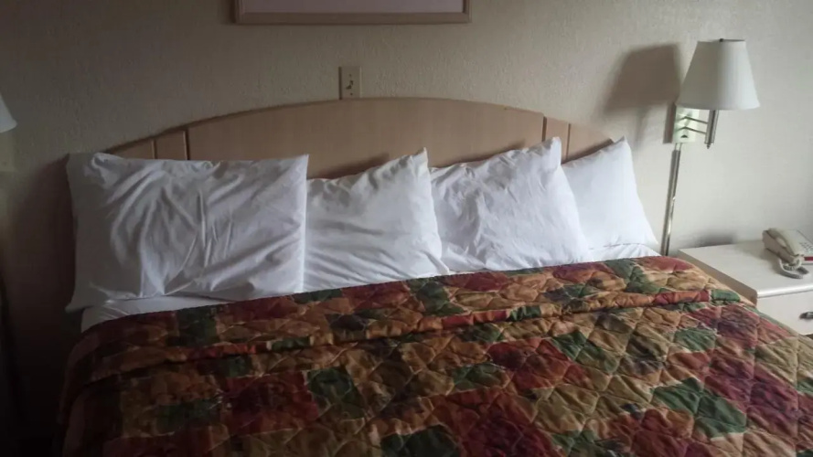 Super 8 Leavenworth