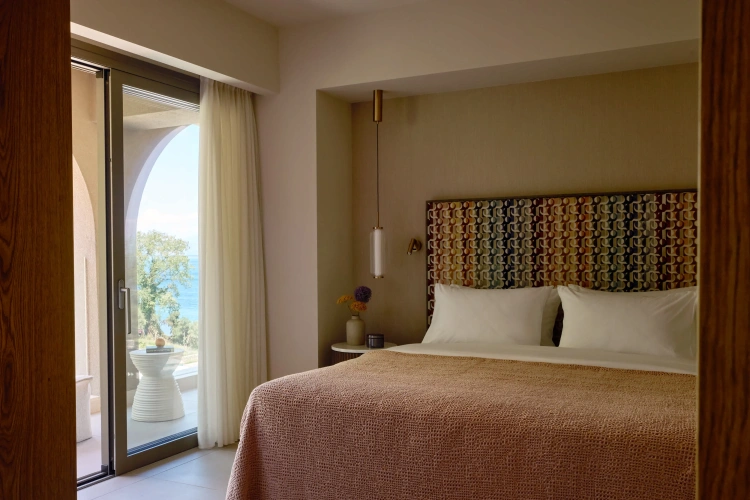 Grand Junior Suite with balcony and with partial sea view