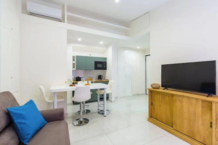 1 Bedroom Apartment with balcony