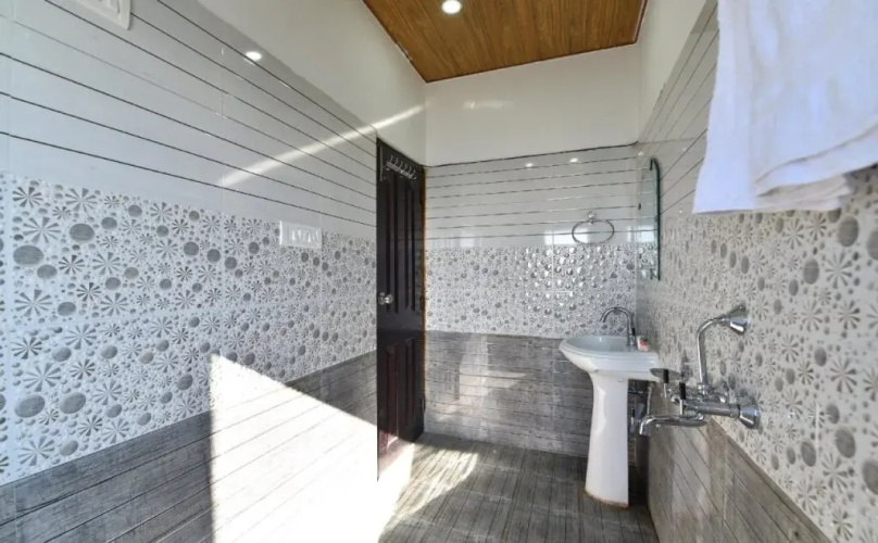 Heaven Touch By OYO Rooms