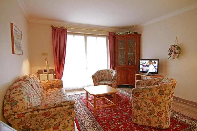 Haus-Meisennest-Wohnung-Star
