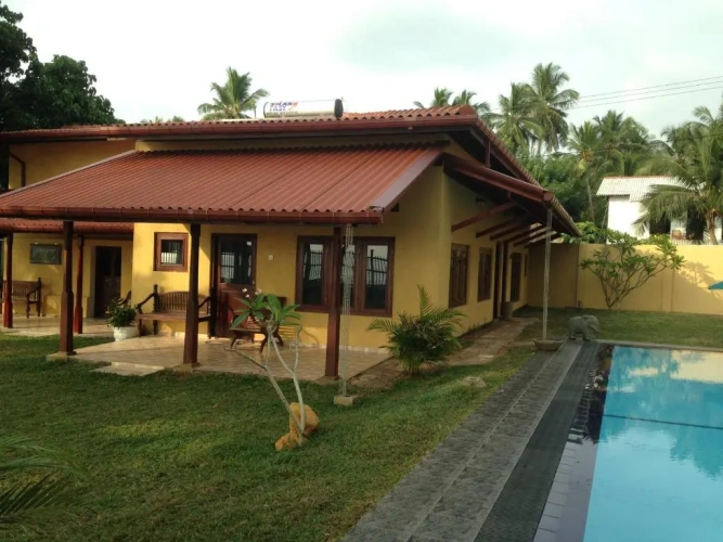 Villa with balcony and with sea view