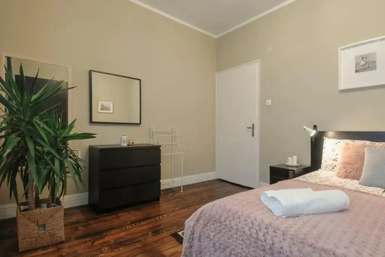 115 m2 - Top Center Artistic Apartment