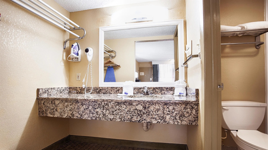 Ramada by Wyndham Cocoa photo 9