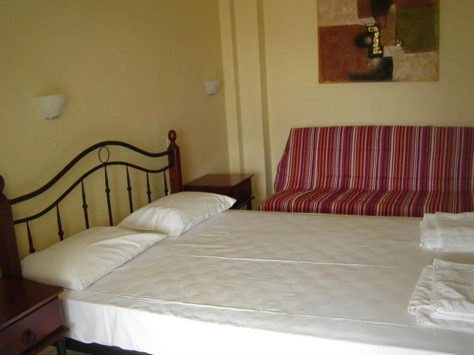 George House Apartments & Villa