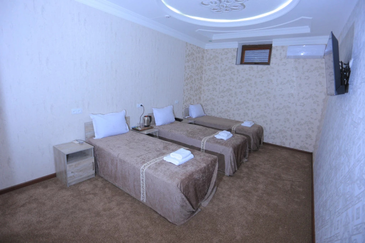 Hayot Plaza Hotel