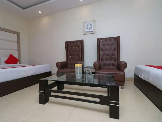 OYO 18631 Hotel King's
