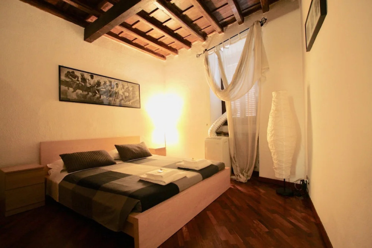 Travel & Stay - Luce
