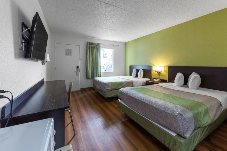 Standard Quadruple Suite