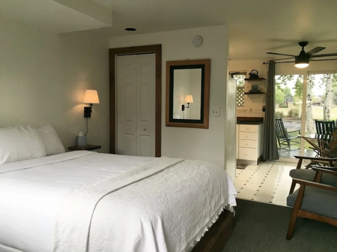 Superior Double Suite with mountain view