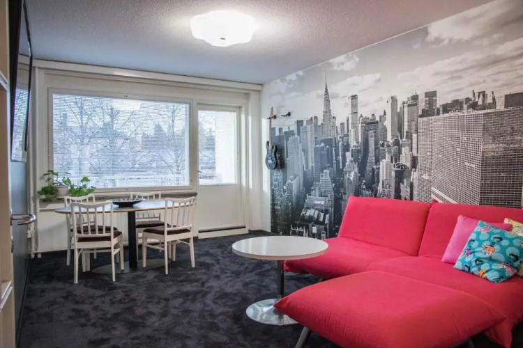 2-bedroom apt. downtown